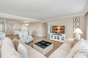 2071 Shoreline Towers Beachfront Condo Free Beach Setup
